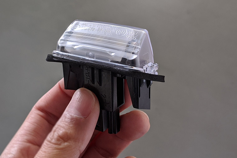 球屋のLEDナンバー灯(ライセンスランプ)ユニット