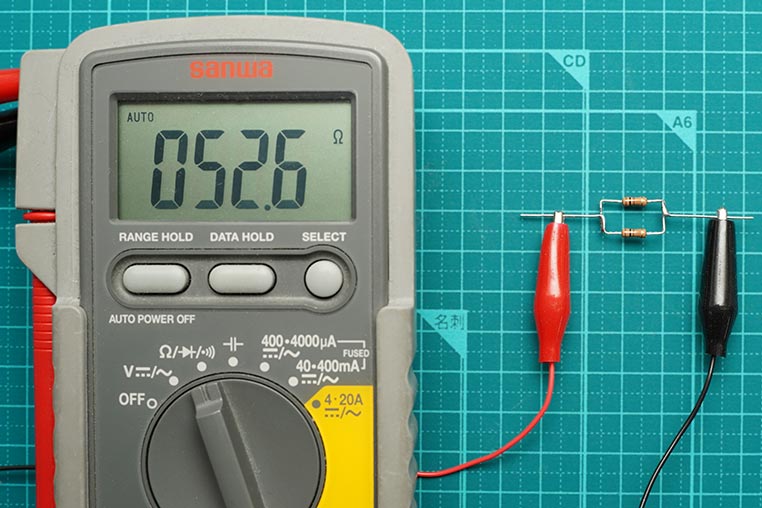 100Ωと100Ωの抵抗を並列接続して、抵抗値を測定