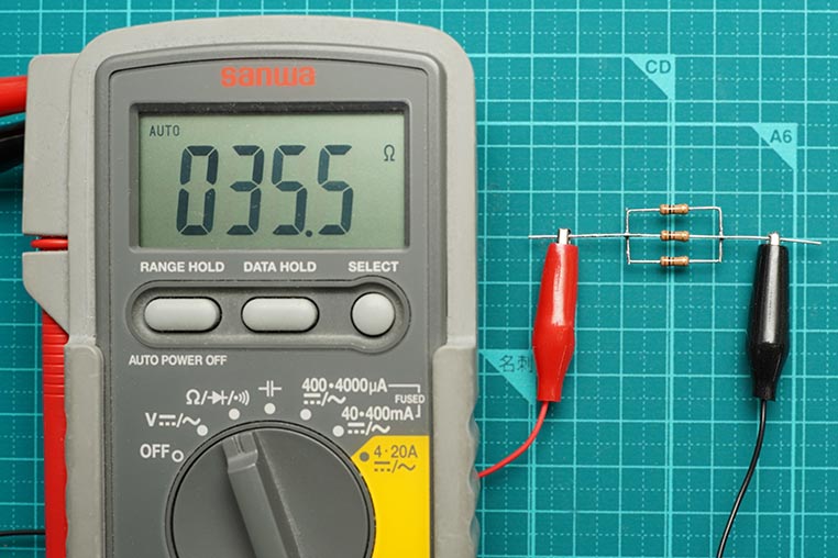 100Ωの抵抗を3つ並列接続して、抵抗値を測定