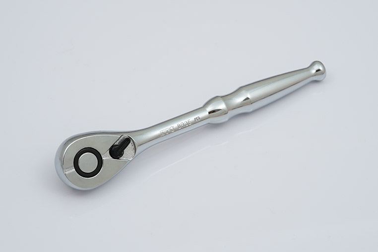 標準的な9.5sq.(3/8インチ)ラチェットハンドル