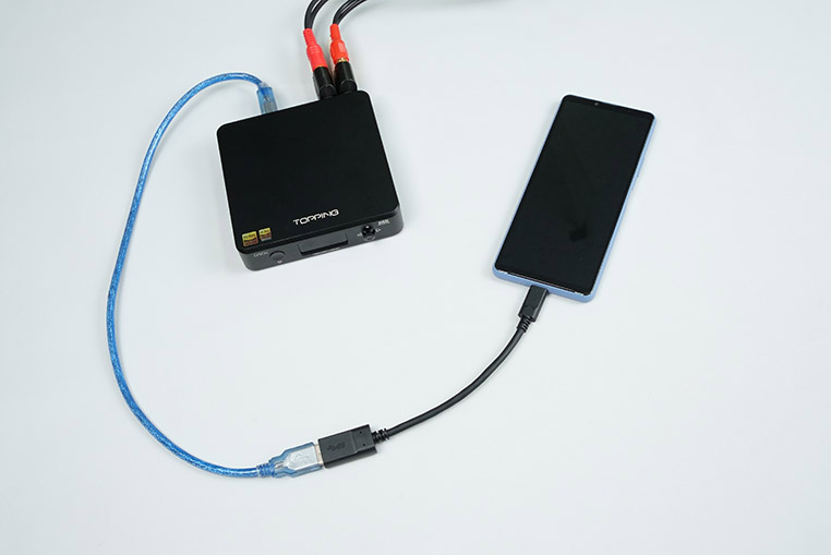 AndroidスマホにOTGケーブルを使って音声出力し、USBケーブル経由でUSB DACに接続する