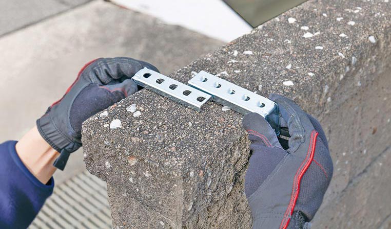 エーモンガレージミラーをブロック塀に取り付ける方法 手順01