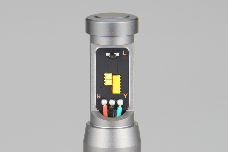 IPFの2色切り替えLEDフォグランプの光源のレイアウト