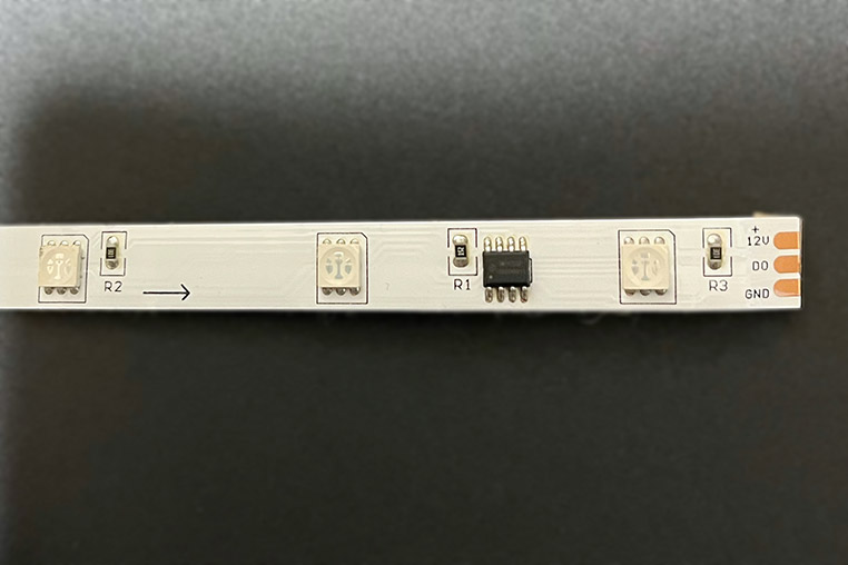 5mのRGB LEDテープライト(IC搭載型) 末端側
