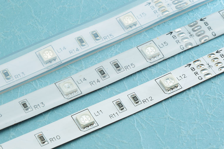 LEDテープの非防水タイプと、防滴タイプと、防水タイプの比較