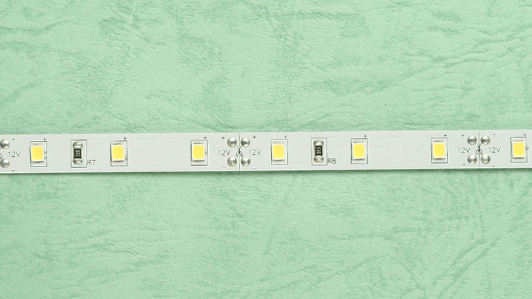 LEDテープライト　2835　60LED/m