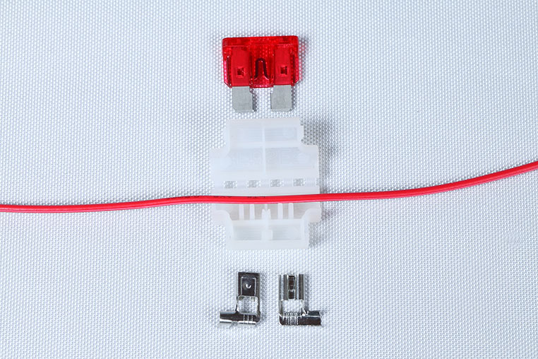 インラインヒューズホルダーで配線途中にヒューズを付ける概要図