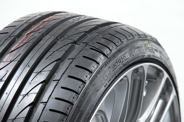 9.5Jに245/35R20を組んだマッチング