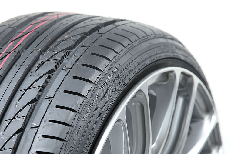 9.5Jに225/35R20を組んだマッチング