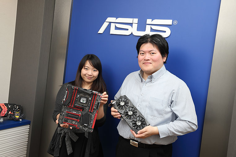 ASUSのPeterさんとAprilさん