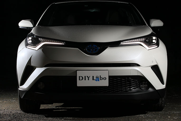 C-HR　LEDヘッドライト　スモール点灯時