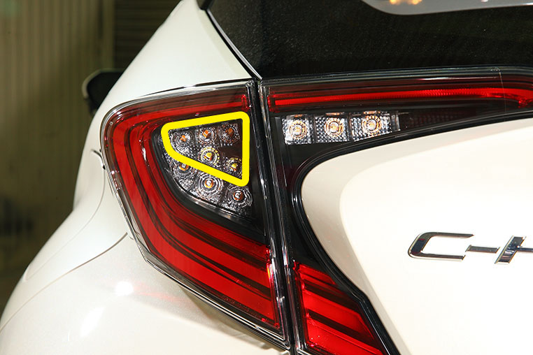 C-HR 純正ウインカーLEDの配置