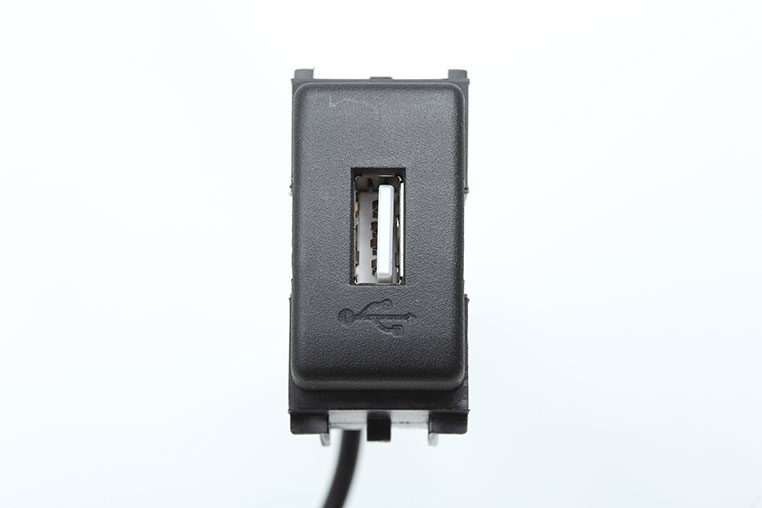 エーモンUSBスマート充電キット(ホンダ車用)