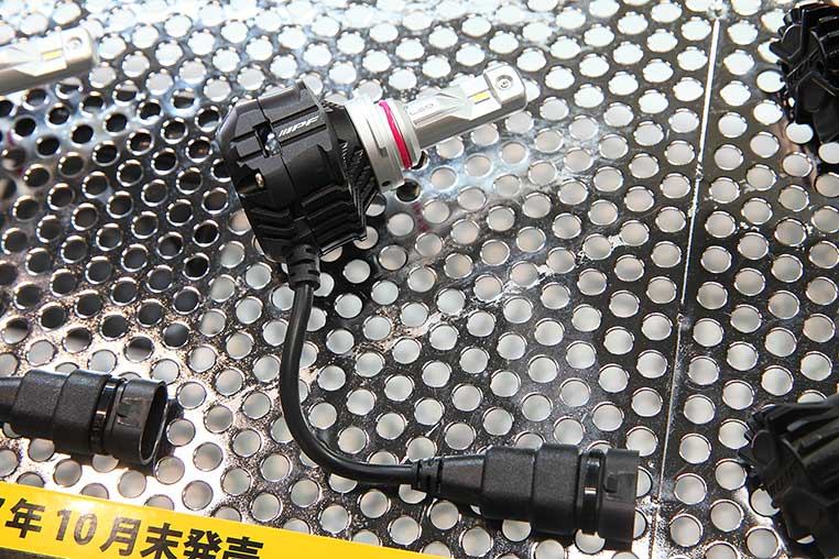 HIR2型のLEDヘッドライトバルブ　IPF製