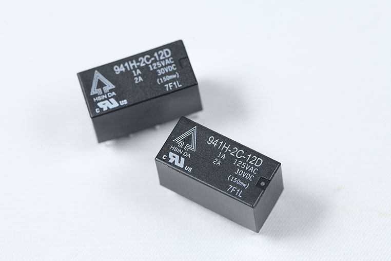 12V小型2回路C接点リレー 941H-2C-12D