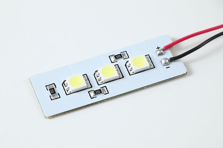 車のledフットライト取り付けに有効な知識