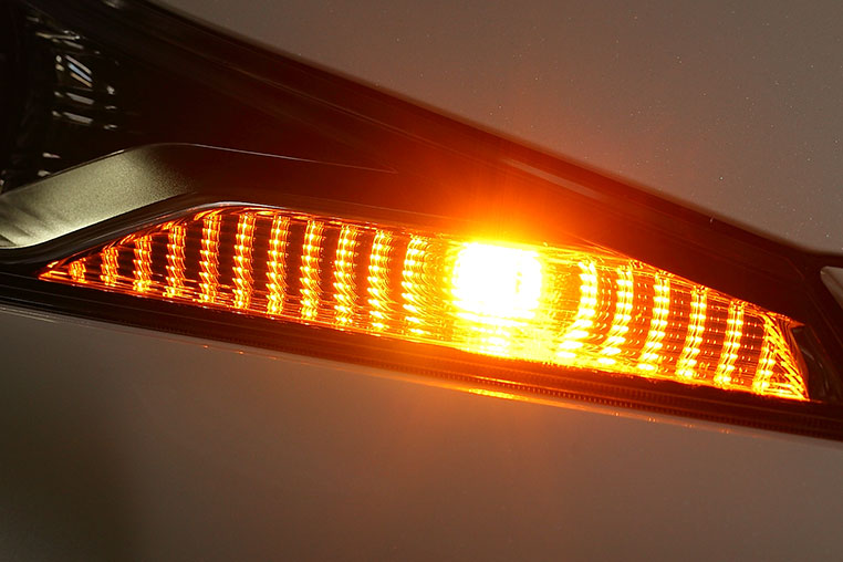 LEDウインカーの光源の点灯状態を拡大