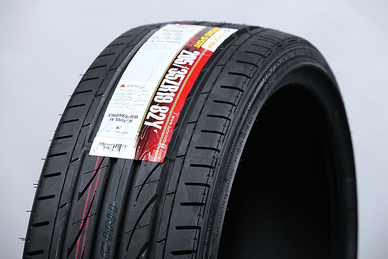 ルッチーニの205/35R19