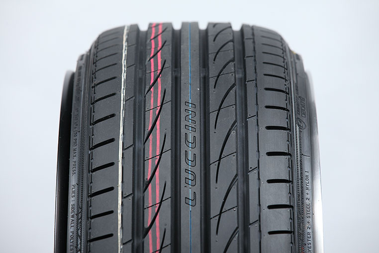 9.5Jに205/35R19を組み合わせた引っ張りタイヤ