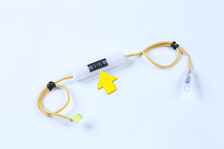 エーモンのヒューズ電源 低背 20アンペア