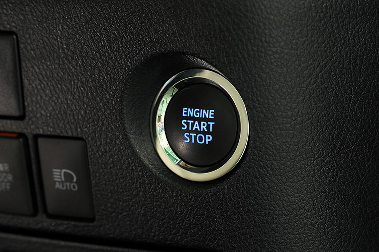 トヨタのスタートスイッチ(プッシュスタートボタン)