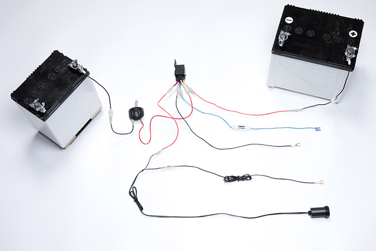 メインバッテリーとサブバッテリーで切り替えながら電源供給するときの配線図