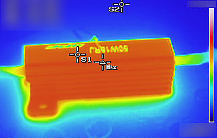 ハイフラ防止抵抗の温度をサーモグラフィで測定