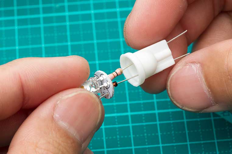 LEDポジションバルブを自作する方法 日亜化学のダブルチップ砲弾型LEDを使った作り方(4 4)