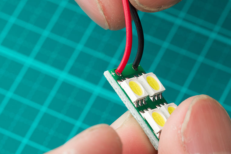 ラゲッジルーム用LEDを自作する方法/5050 SMDチップLEDを使った作り方(4/4)