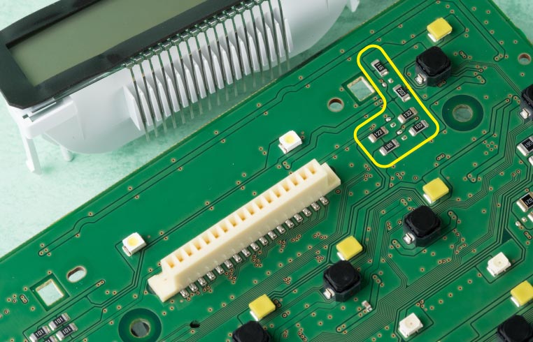LED基板のチップ抵抗たち