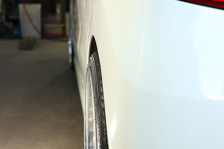 6.5J+35を履いたときのツラ具合。完全にハミ出ている